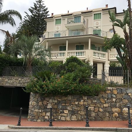 Villa Emma Ospedaletti Bagian luar foto