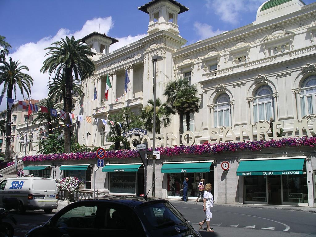 Villa Emma Ospedaletti Bagian luar foto