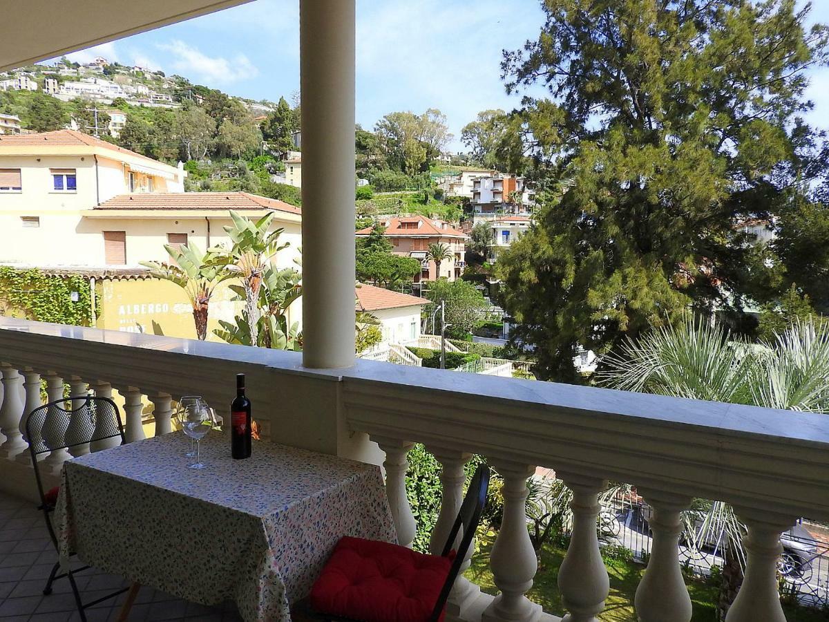 Villa Emma Ospedaletti Bagian luar foto